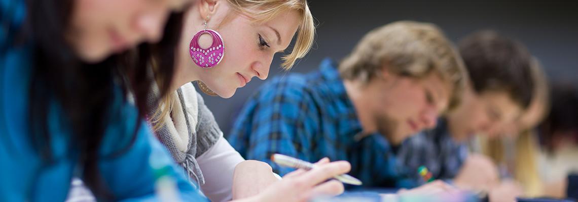 Pourquoi choisir le soutien scolaire en ligne ?