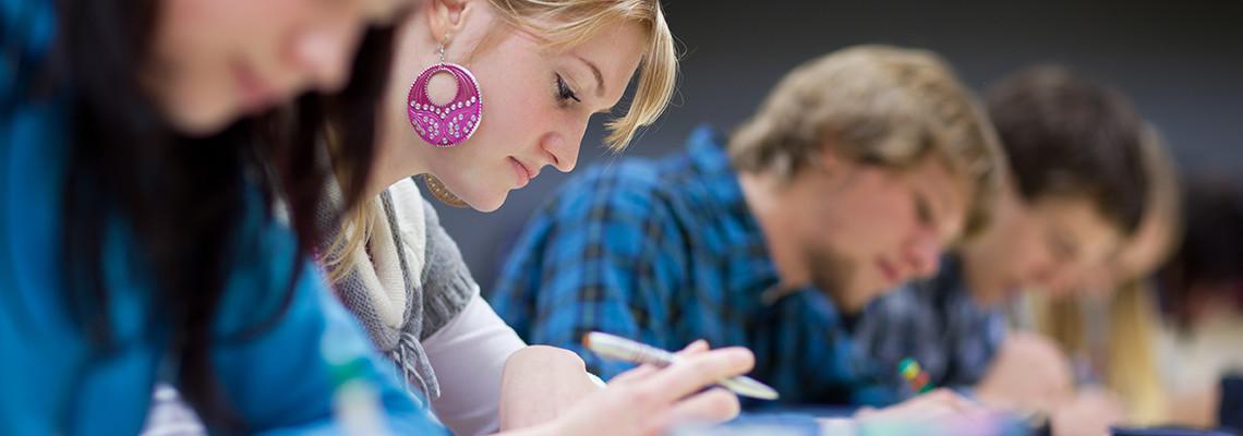 Pourquoi choisir le soutien scolaire en ligne ?